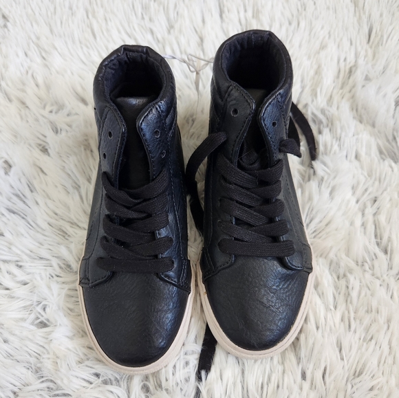 Old Navy Boys High-Tops Sneakers - Picture 3 of 7